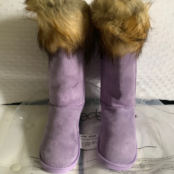 Shoe Dazzle Shoes - SHOEDAZZLE BOOTS, FAUX SUEDE, FUZZIES), FLAT, SIZE 9M